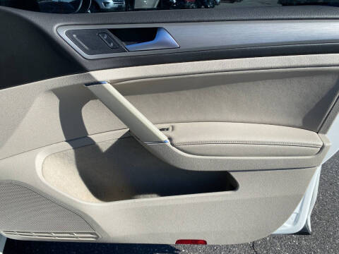 2015 Volkswagen Golf TDI S