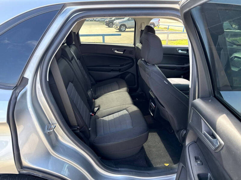 2020 Ford Edge SE