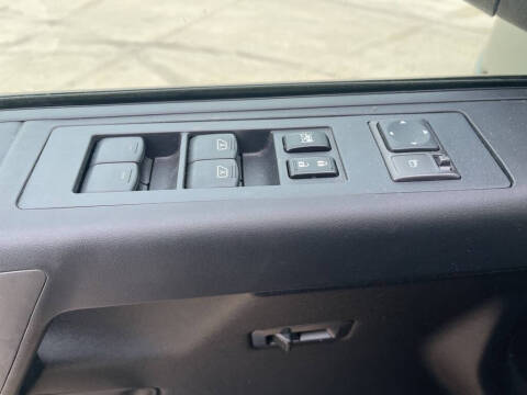 2012 Nissan Titan SV