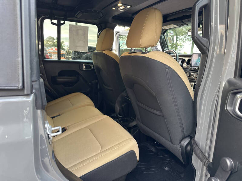 2021 Jeep Gladiator Willys Sport