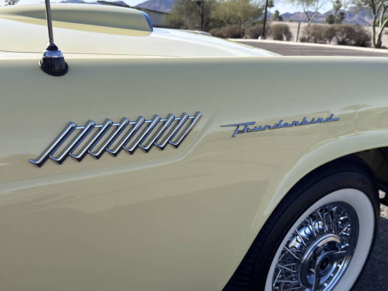 1957 Ford Thunderbird