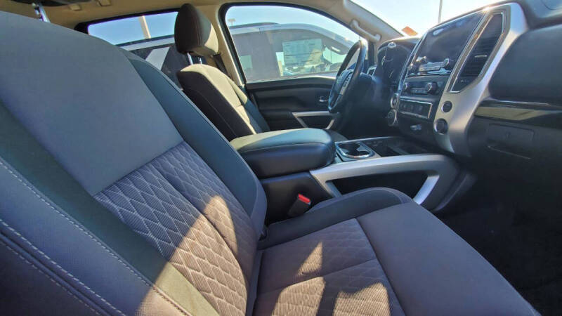 2020 Nissan Titan SV