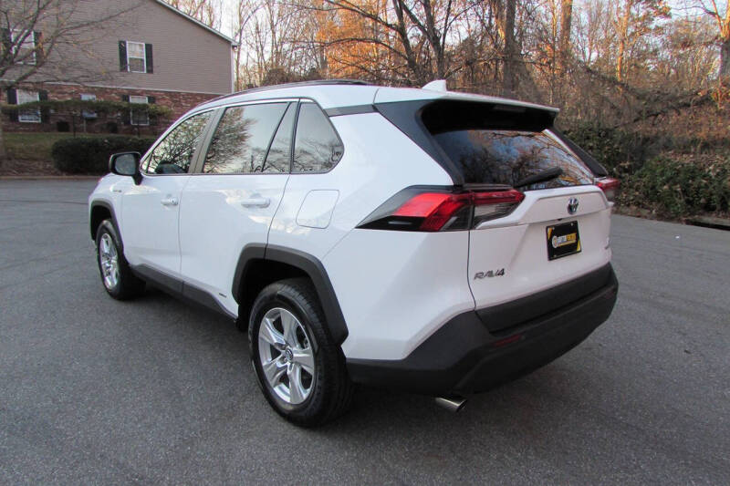 2020 Toyota RAV4 Hybrid LE