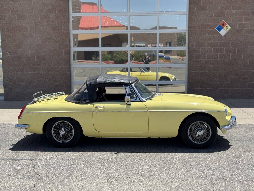 1967 MG MGB 24