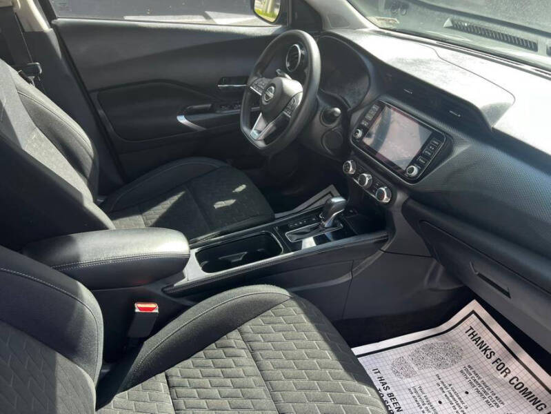 2023 Nissan Kicks SV