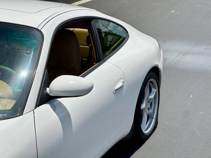 2004 Porsche 911 Carrera