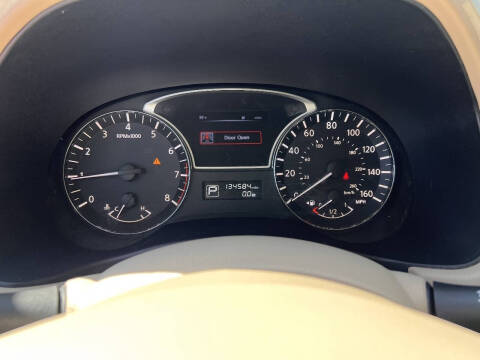 2015 Nissan Pathfinder SV