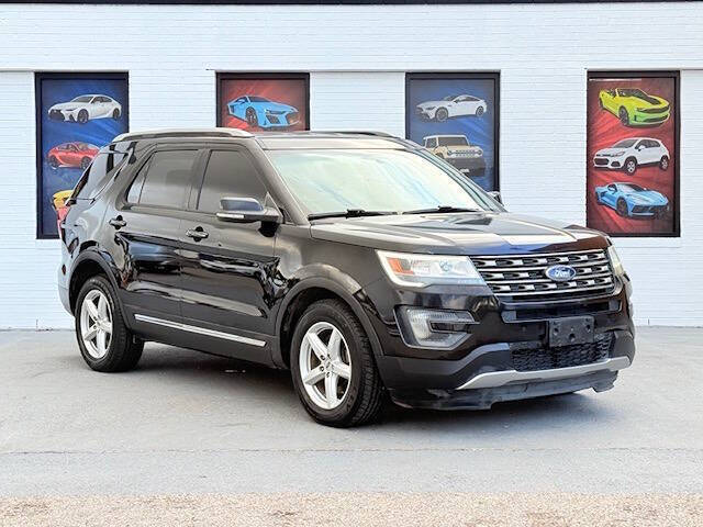2016 Ford Explorer XLT's photo