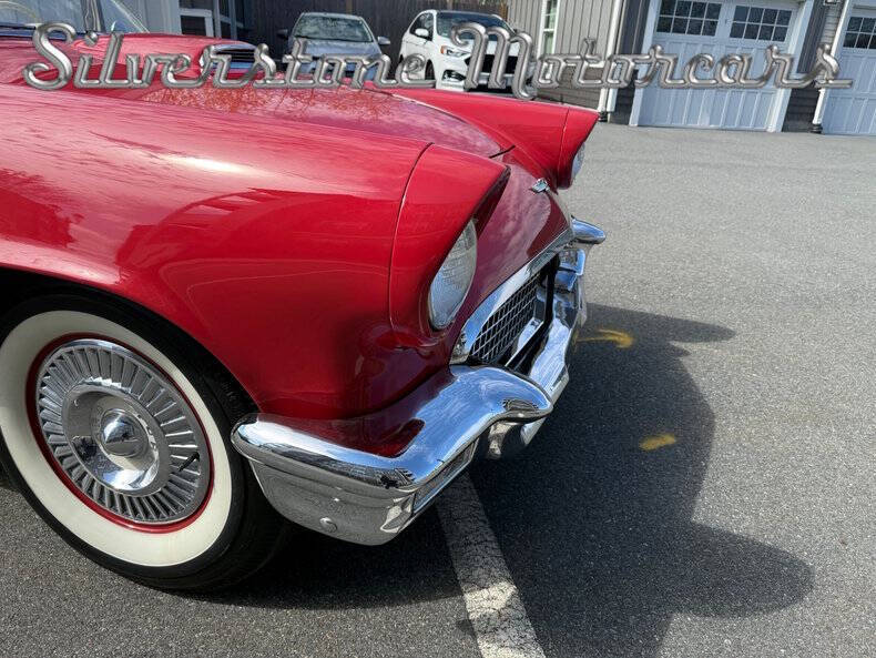 1957 Ford Thunderbird