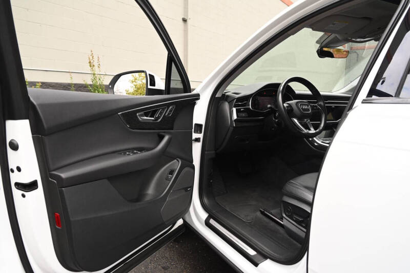 2020 Audi Q7 quattro Premium Plus 55 TFSI