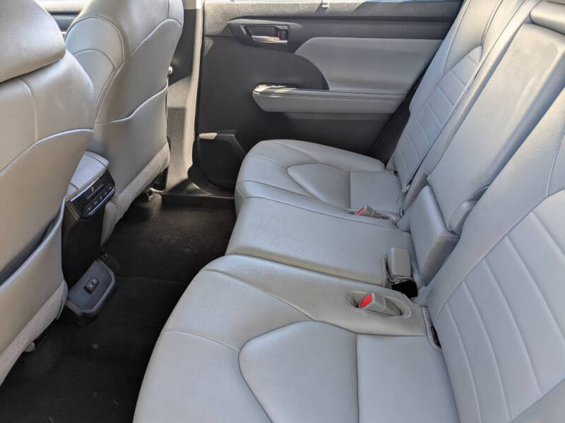 2021 Toyota Highlander Hybrid XLE