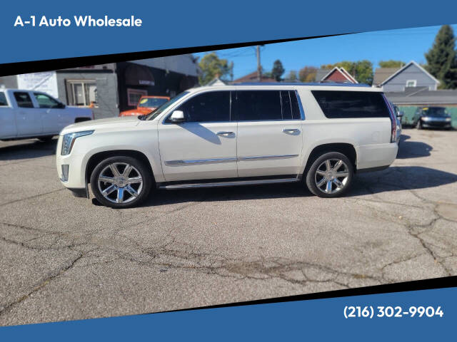 2015 Cadillac Escalade ESV Luxury's photo
