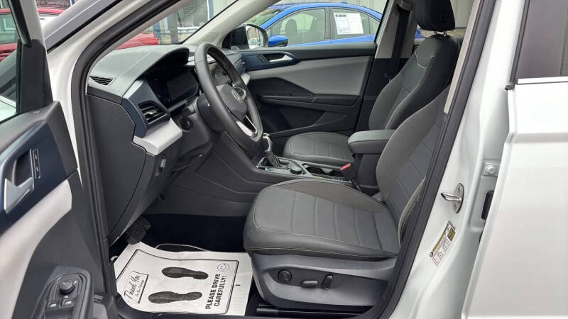 2023 Volkswagen Taos SE 4Motion