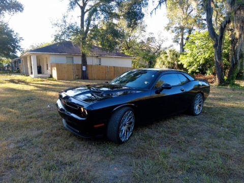 2017 Dodge Challenger SXT Plus