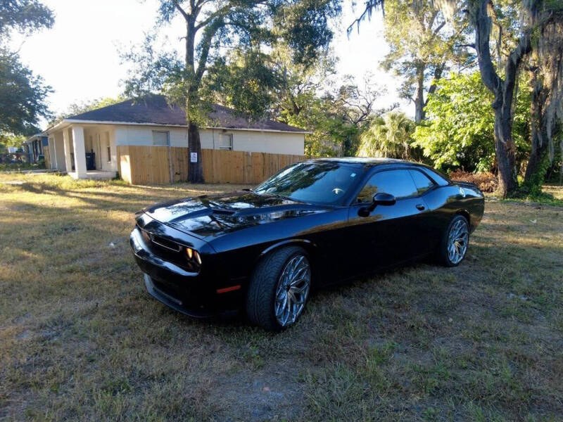 2017 Dodge Challenger SXT Plus