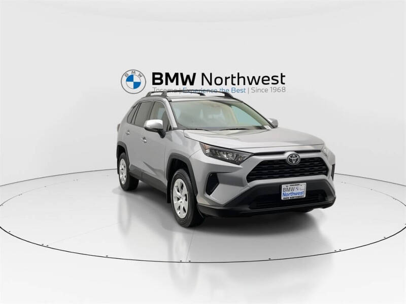 2020 Toyota RAV4 LE