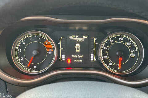 2017 Jeep Cherokee Sport Altitude