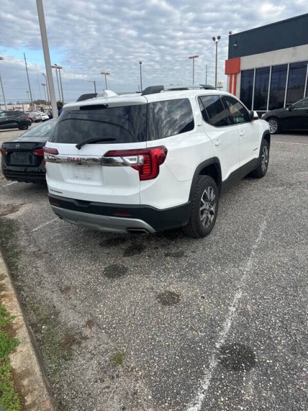 2023 GMC Acadia SLT