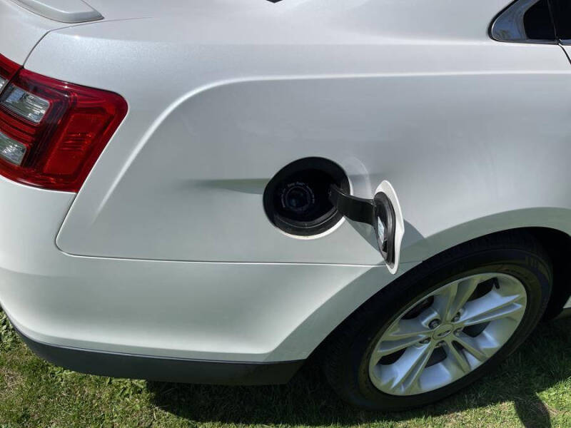 2014 Ford Taurus SEL