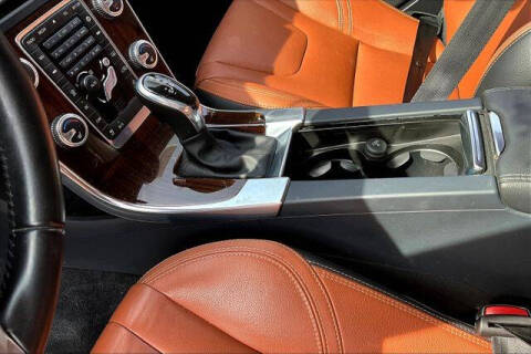 2015 Volvo V60 Cross Country T5