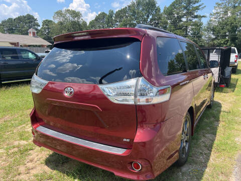 2016 Toyota Sienna SE 8-Passenger