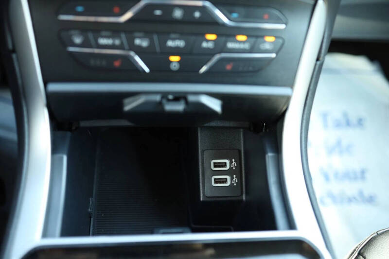 2020 Ford Edge