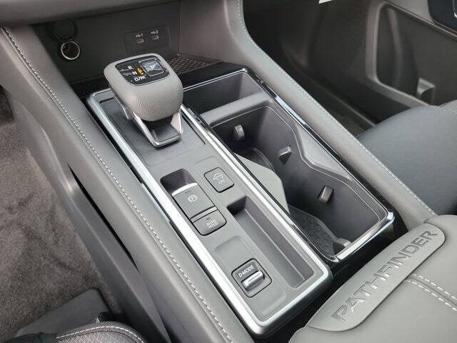 2026 Nissan Pathfinder SV