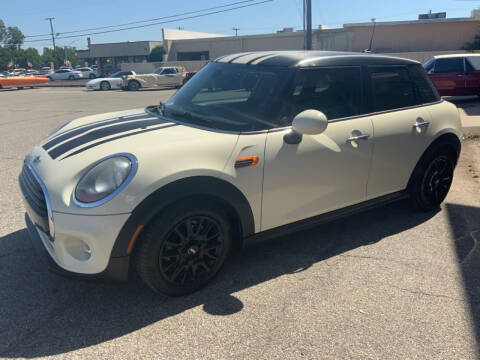 2017 MINI Hardtop 4 Door Cooper