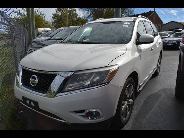 2014 Nissan Pathfinder Platinum's photo