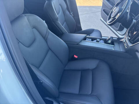 2025 Volvo XC60 B5 Plus Dark Theme