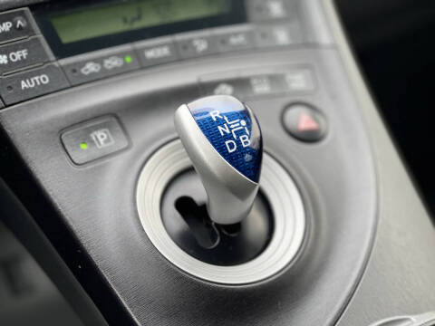 2010 Toyota Prius III