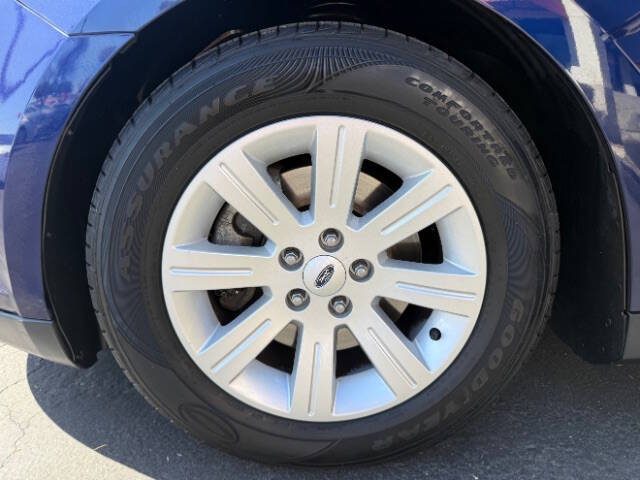 2011 Ford Taurus SE