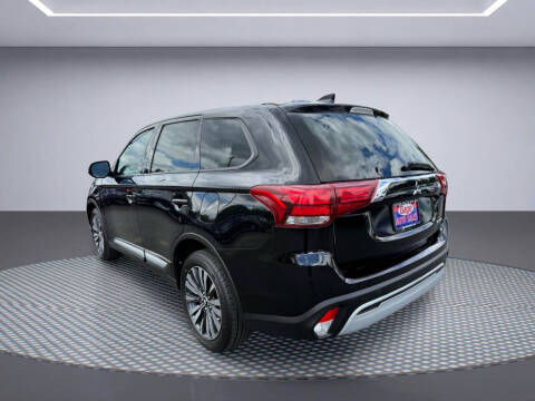 2020 Mitsubishi Outlander SE