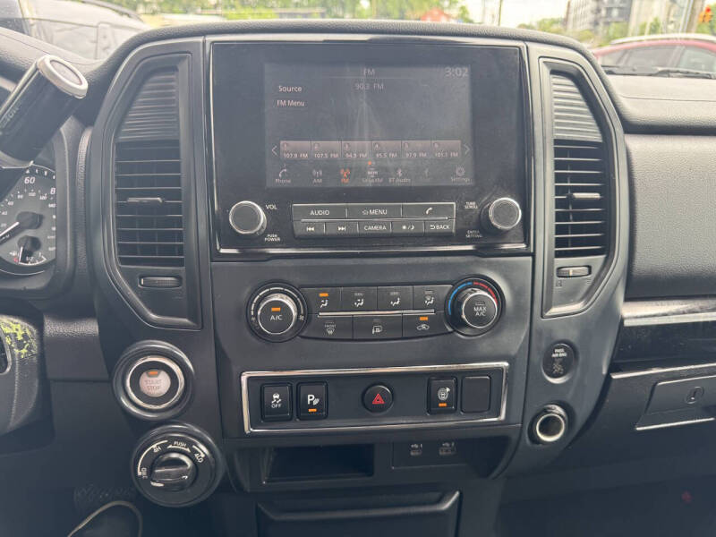 2022 Nissan Titan SV