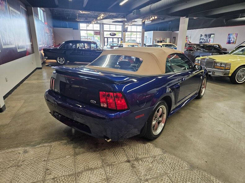 2004 Ford Mustang GT Deluxe