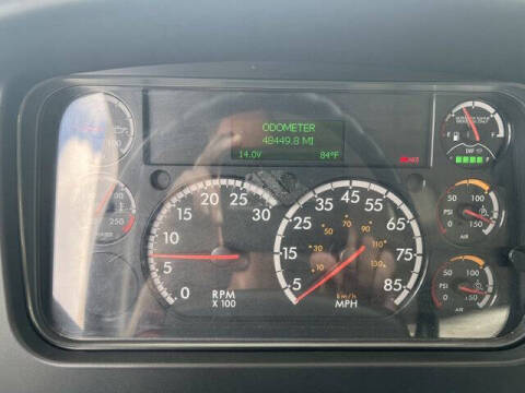 2019 Freightliner M2 106