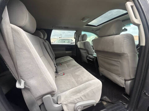 2015 Toyota Sequoia SR5