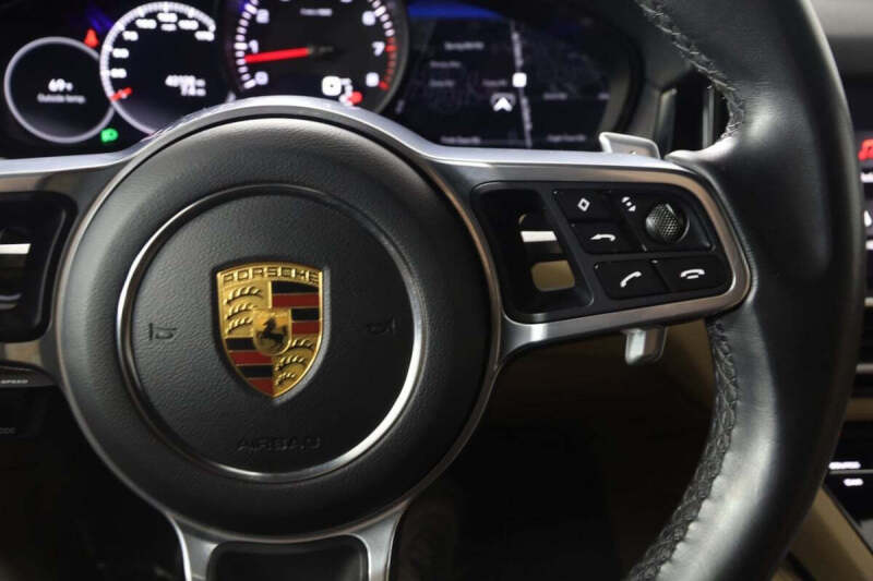 2022 Porsche Cayenne Platinum Edition