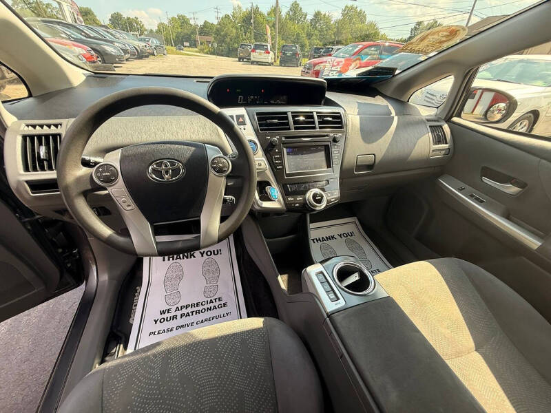 2013 Toyota Prius v Two