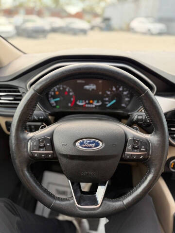 2020 Ford Escape SEL