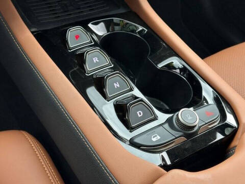 2025 VinFast VF8 Plus