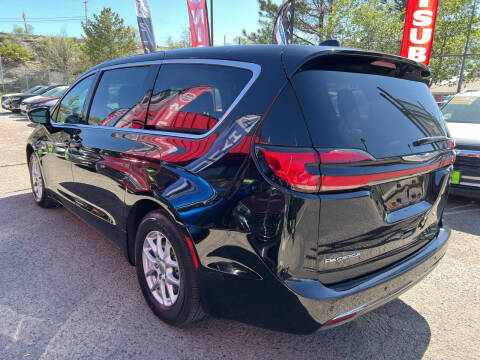2024 Chrysler Pacifica Touring L