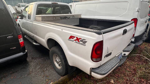 2003 Ford F-250 Super Duty for sale at CLEAR CHOICE AUTOMOTIVE in Milwaukie OR