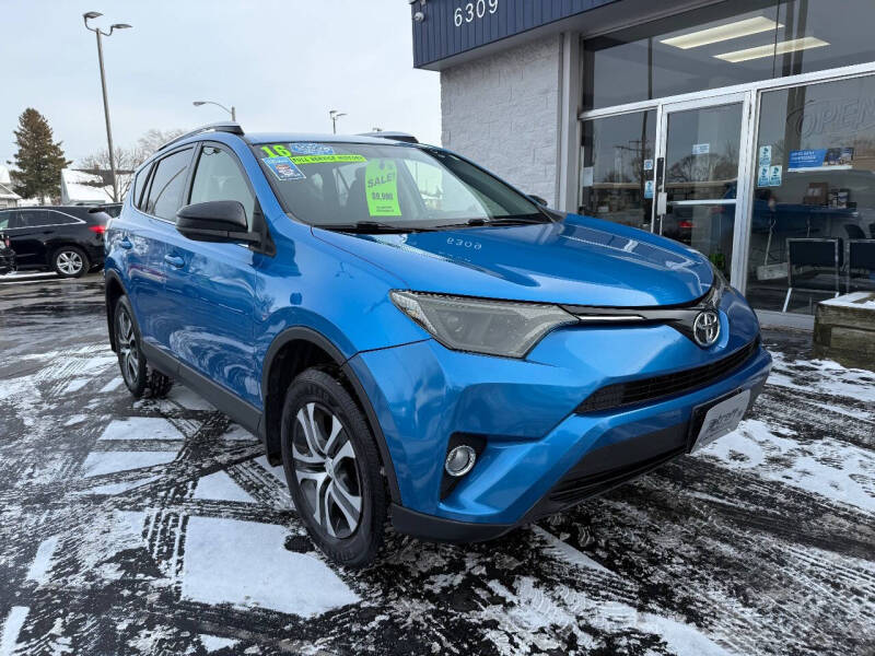 2016 Toyota RAV4 LE's photo
