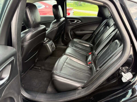 2016 Chrysler 200 Limited Platinum