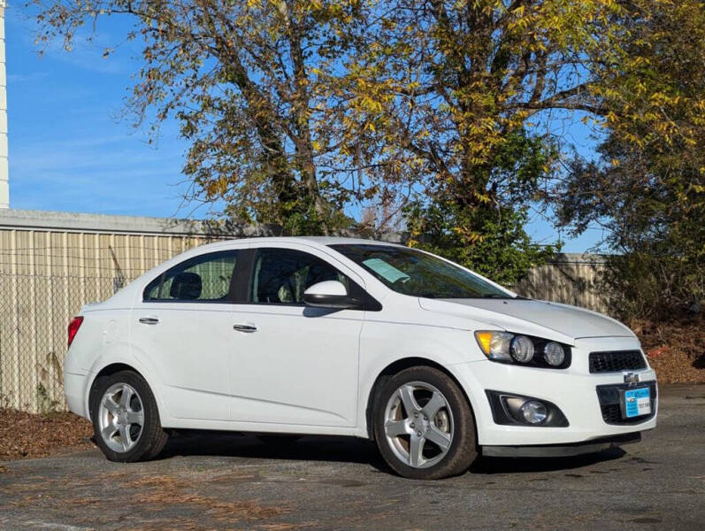 2016 Chevrolet Sonic LTZ photo 3