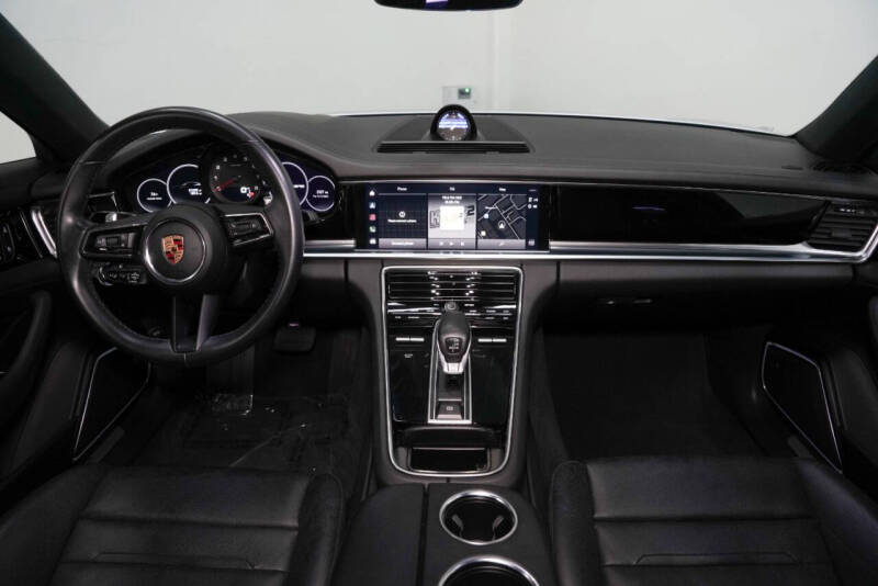 2022 Porsche Panamera Platinum Edition