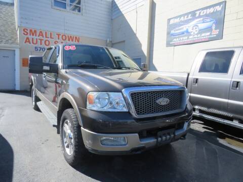 2005 Ford F-150 for sale at Small Town Auto Sales in Hazleton PA