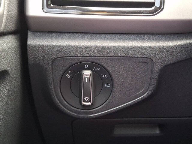 2020 Volkswagen Atlas Cross Sport V6 SEL R-Line 4Motion