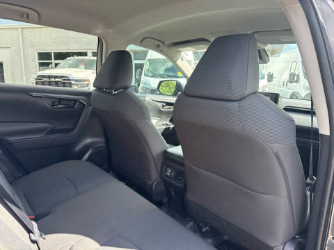 2022 Toyota RAV4 LE
